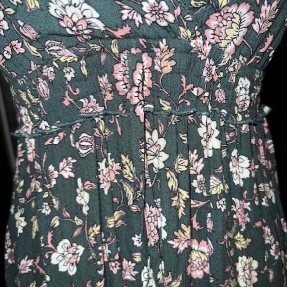 Spoiled cute and fun mini dress. - Picture 4 of 4